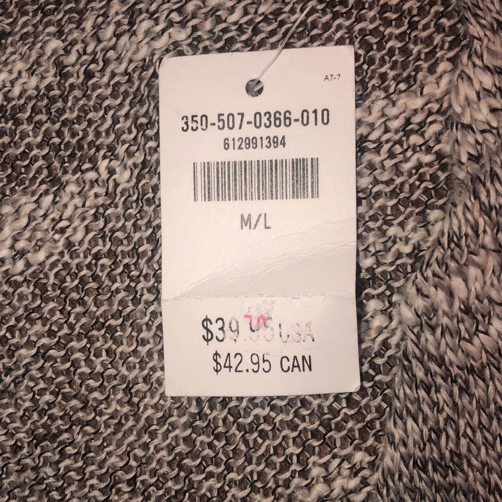 Cropped Sweater - Picture 3 of 3